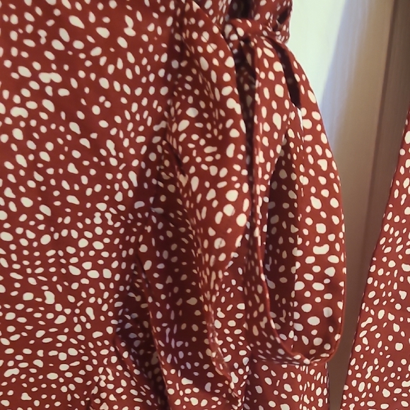 Elegant Red Wrap Dress - Picture 3 of 5